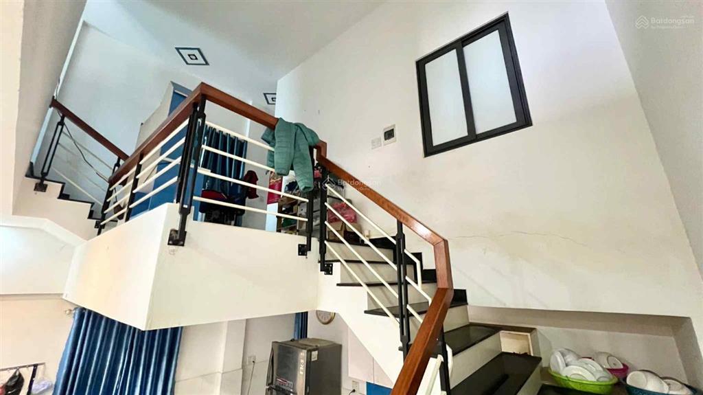 Chủ gửi bán nhà 2 tầng 2 mt đường 6m  ngay cạnh chợ phong nam cách ql1a 500m, gần trường giá tốt