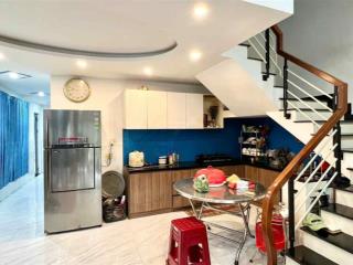 Chủ gửi bán nhà 2 tầng 2 mt đường 6m  ngay cạnh chợ phong nam cách ql1a 500m, gần trường giá tốt