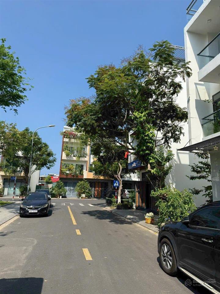 Cần bán lô đất đường b3 vcn phước long 1 đối diện công viên
