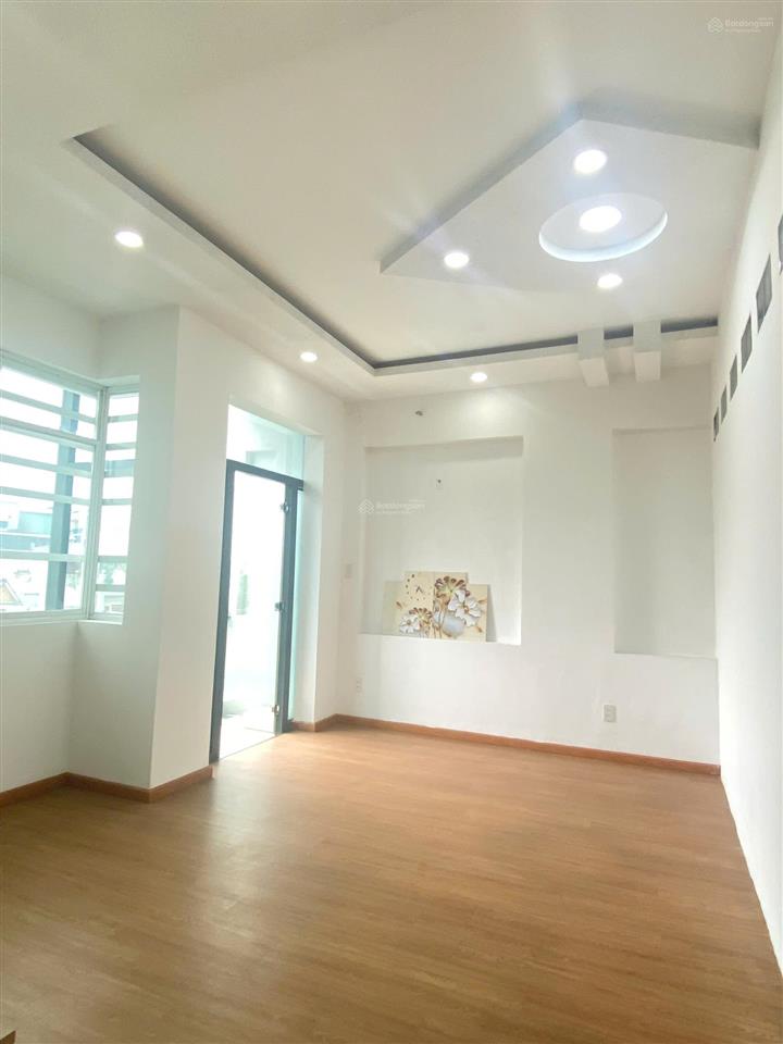 Cho thuê văn phòng 50m2 trung tâm gò vấp  mặt tiền phạm văn chiêu giá tốt