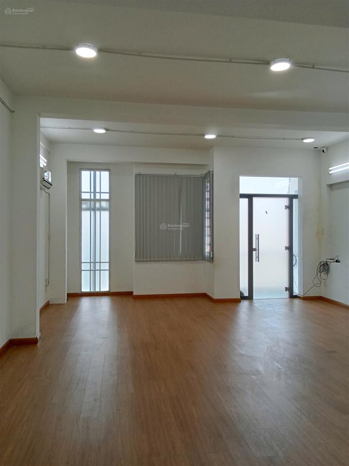 Cho thuê văn phòng 50m2 trung tâm gò vấp  mặt tiền phạm văn chiêu giá tốt