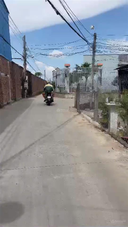 Bán đất thổ cư 102m2 huyện bến lức, long an. sổ hồng riêng cần bán gấp giá chỉ 980 triệu.