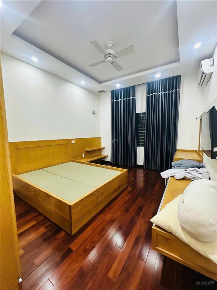 Bán nhà phố đường nguyễn kiệm, phú nhuận, 4x20m, 3 tầng, ô tô/xe tải vào nhà. giá chỉ 16 tỷ