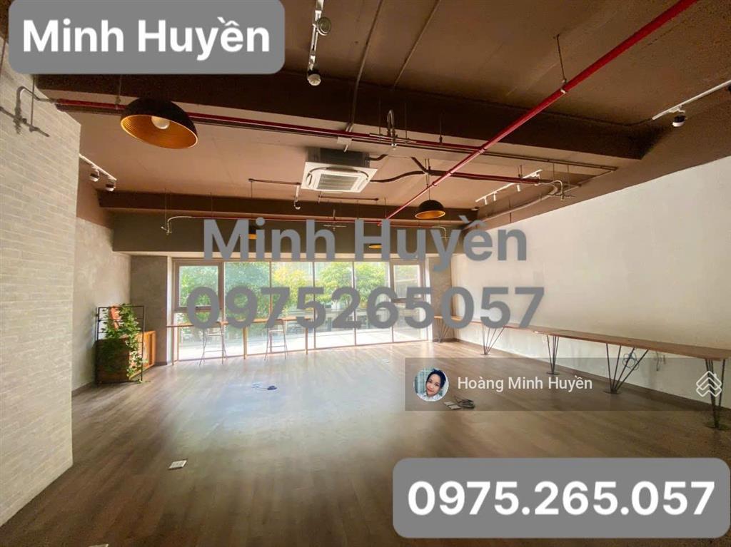 Shop sala, giá siêu tốt chỉ 90 tr/tháng, hoàn thiện đẹp, trần cao, kế sảnh 3 tầng, 232.6m2 vào liền