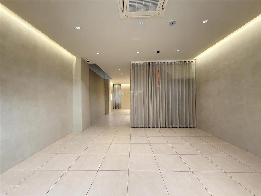 Cho thuê nhà phố sala, cách cv 30m, 1 hầm 5 tầng nổi,480m2,thang máy,máy lạnh đầy đủ,105tr/tháng