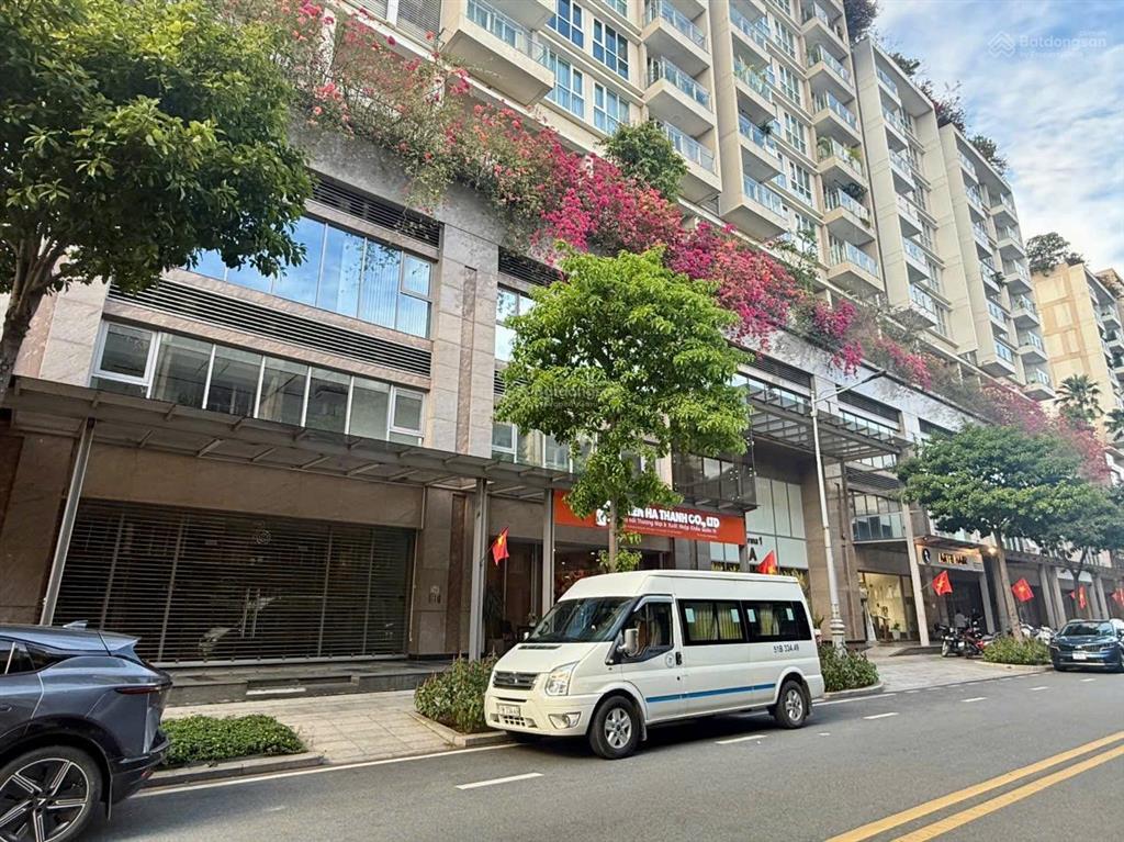 Bán nhanh shop sala, 3 tầng,232.6m2, 56 tỉ 9, cách công viên 20m siêu đẹp, sẵn dòng tiền 90tr/tháng