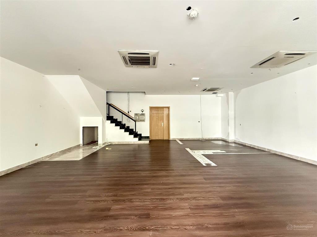 Bán nhanh shop sala, 3 tầng,232.6m2, 56 tỉ 9, cách công viên 20m siêu đẹp, sẵn dòng tiền 90tr/tháng