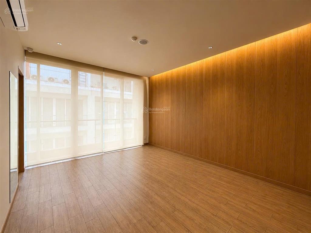 Cho thuê nhà phố 1 hầm 5 tầng nổi, 480m2, hoàn thiện cao cấp tại sala đại quang minh, 120tr/tháng