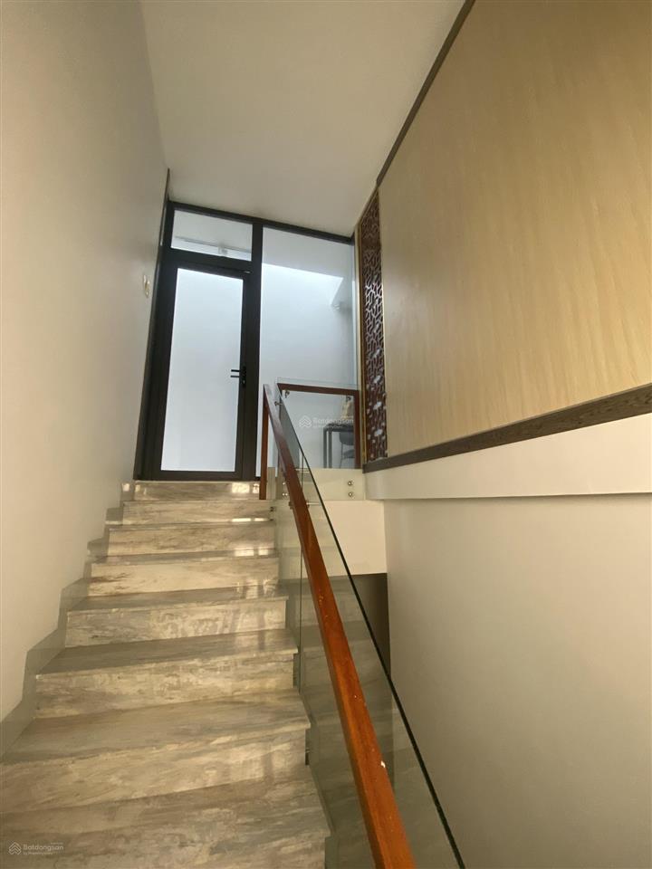 Cho thuê nhà phố 1 hầm 5 tầng nổi, 480m2, hoàn thiện cao cấp tại sala đại quang minh, 120tr/tháng