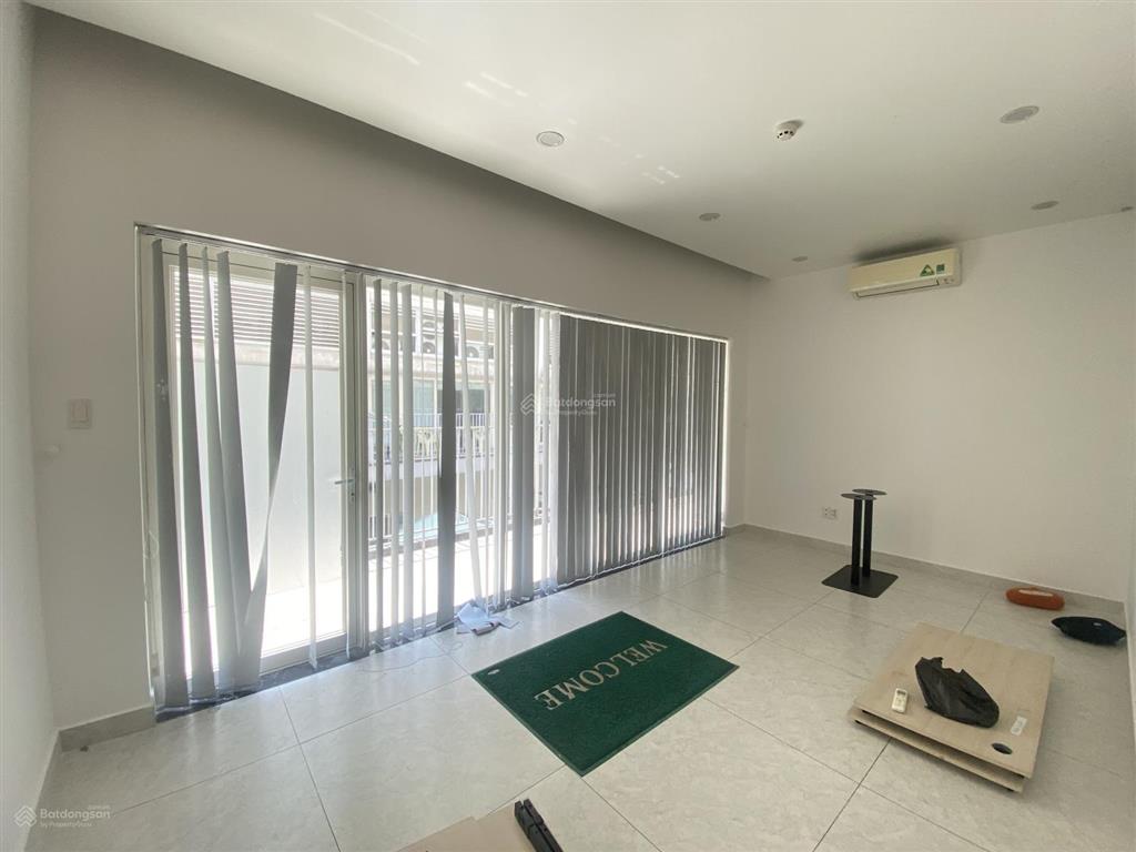 Văn phòng full nội thất tại sala, vào liền, 85m2, chỉ 29tr/tháng, đã gồm pql và nước, free xe