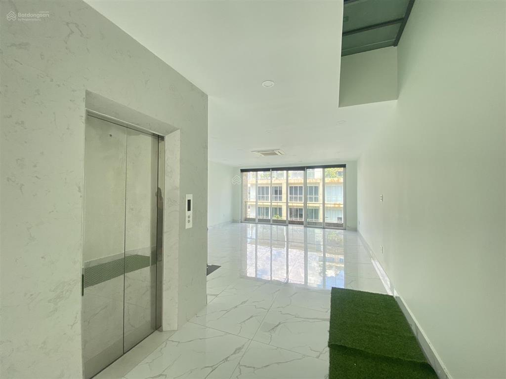 Share lại văn phòng tầng 3, sari town, sala, 85m2, chỉ 25tr/tháng (đã gồm pql và nước), xuất đc vat