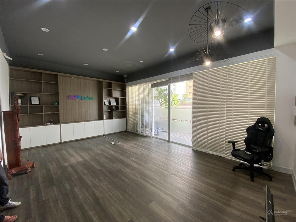 Văn phòng tại sala đường lớn nguyễn cơ thạch, full nt, chỉ 23tr/tháng gồm pql và nước, thương lượng