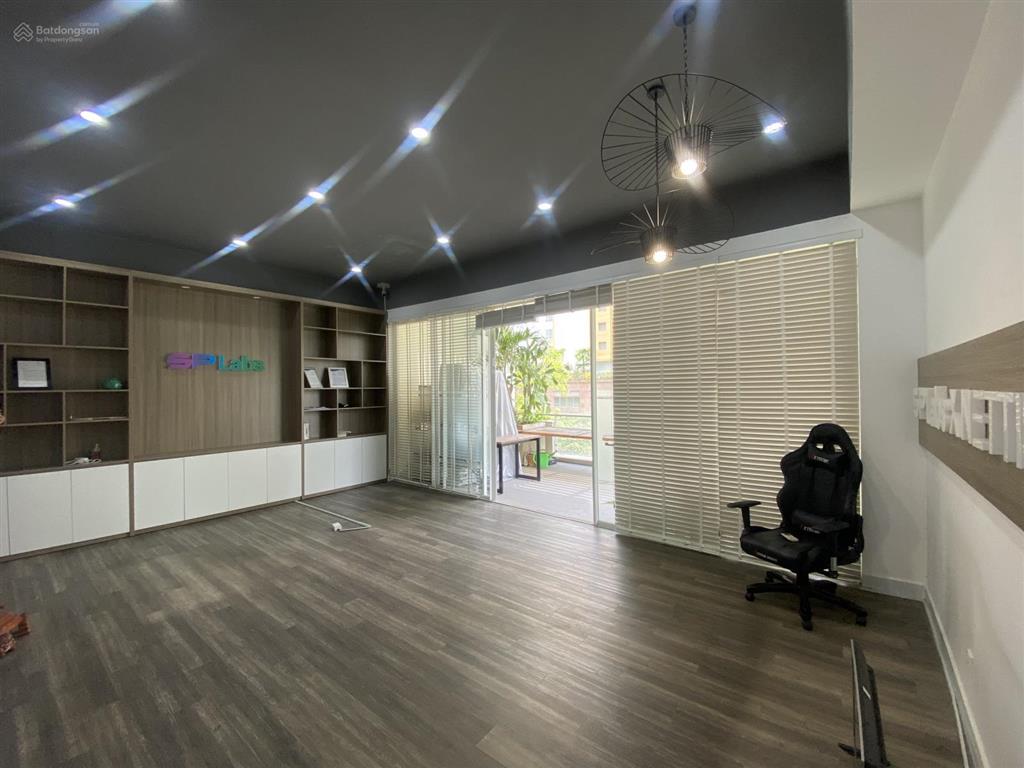 Văn phòng tại sala đường lớn nguyễn cơ thạch, full nt, chỉ 23tr/tháng gồm pql và nước, thương lượng