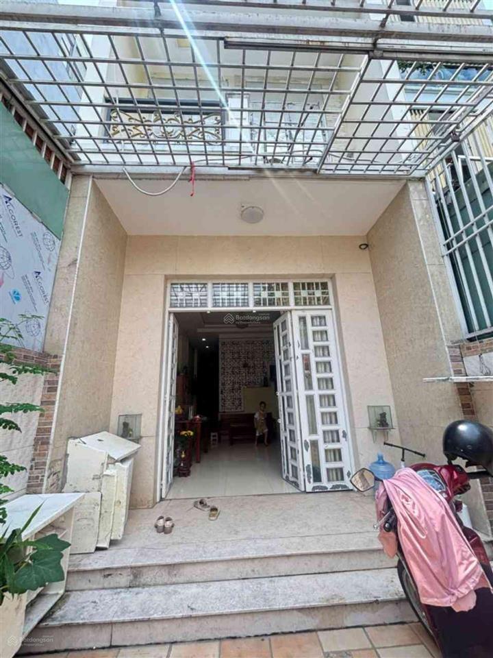 Nhà 2 tầng, xe hơi đậu trong nhà,trung tâm hiệp bình phước thủ đức, 1 trục ra ql13 4x20m=80m2. 7tỷ3