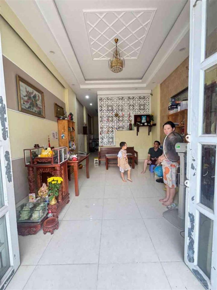 Nhà 2 tầng, xe hơi đậu trong nhà,trung tâm hiệp bình phước thủ đức, 1 trục ra ql13 4x20m=80m2. 7tỷ3