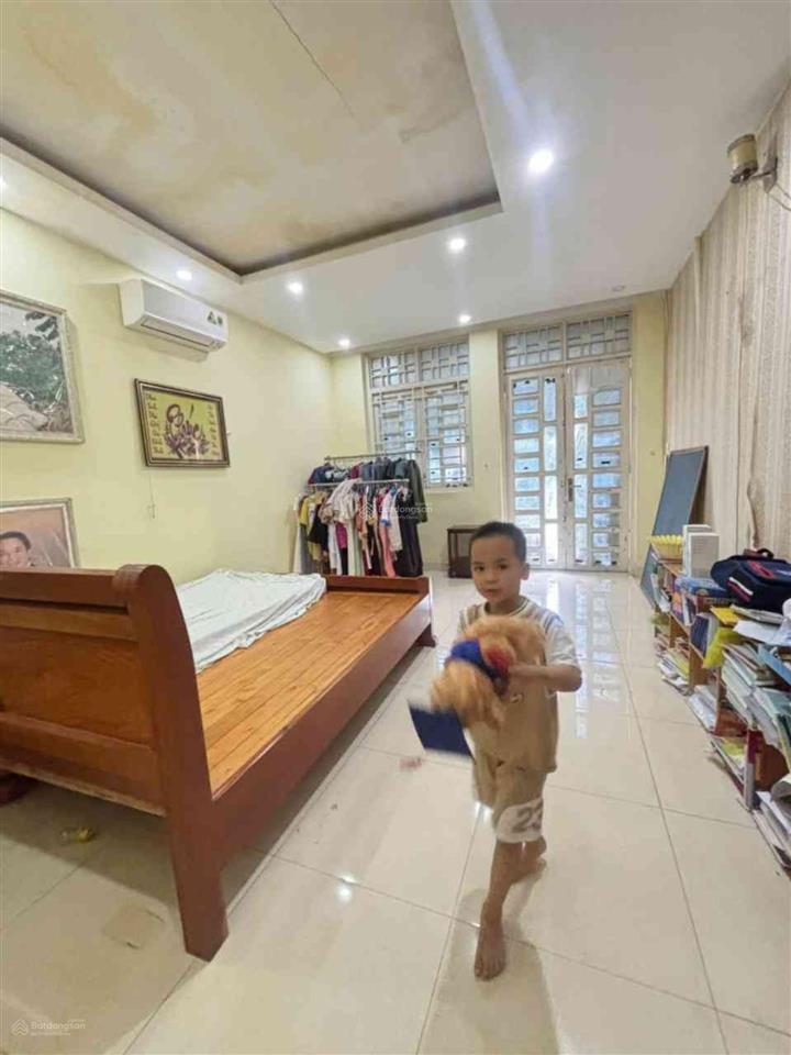 Nhà 2 tầng, xe hơi đậu trong nhà,trung tâm hiệp bình phước thủ đức, 1 trục ra ql13 4x20m=80m2. 7tỷ3