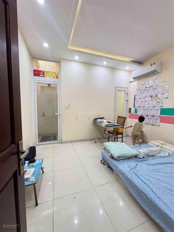 Nhà 2 tầng, xe hơi đậu trong nhà,trung tâm hiệp bình phước thủ đức, 1 trục ra ql13 4x20m=80m2. 7tỷ3