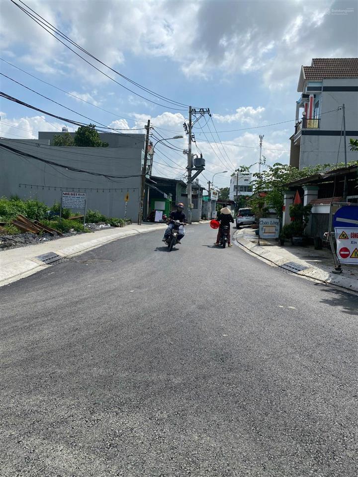 Cần bán đất mặt tiền kinh doanh đường số 8 long phước, hồ chí minh.