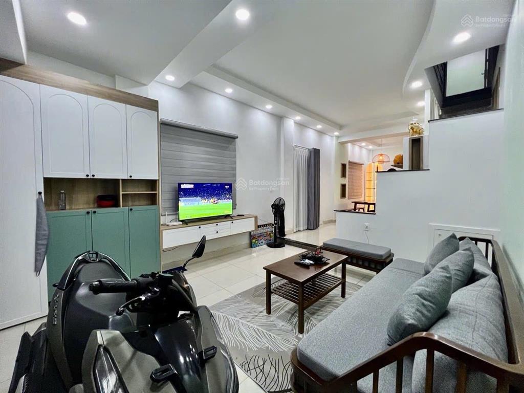 Nhà đường xe tải tân sơn nhì 4x12m 1 lầu 5.49tỷ
