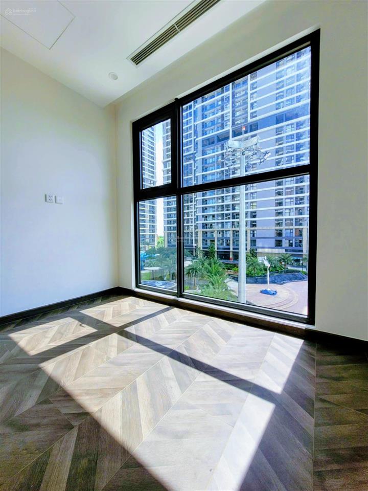 Cho thuê 3pn 100m2 opus one, chỉ 19 triệu/tháng, nội thất cơ bản. vinhomes grand park. chính chủ