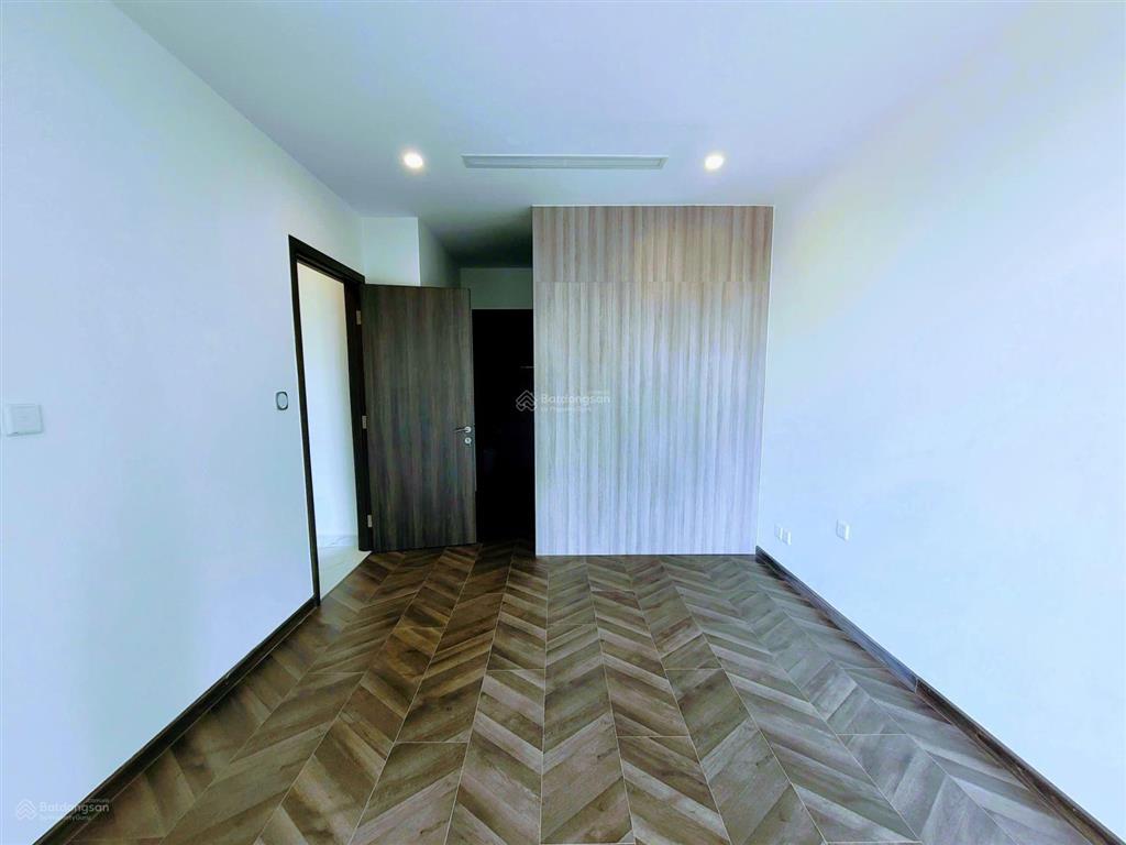 Cho thuê 3pn 100m2 opus one, chỉ 19 triệu/tháng, nội thất cơ bản. vinhomes grand park. chính chủ