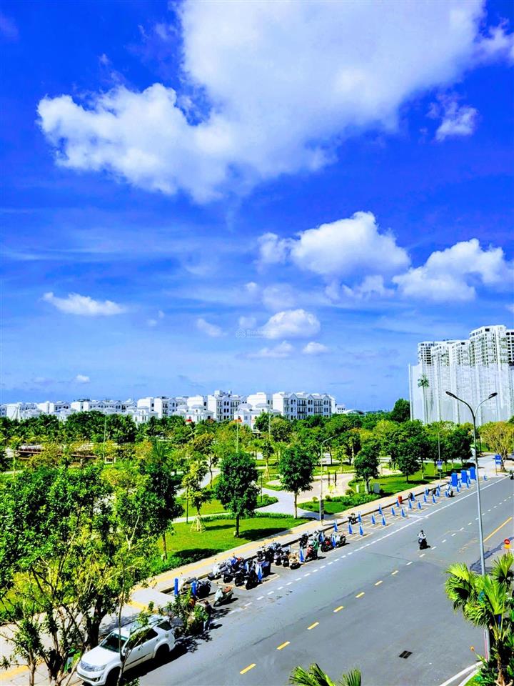 Cho thuê 3pn 100m2 opus one, chỉ 19 triệu/tháng, nội thất cơ bản. vinhomes grand park. chính chủ