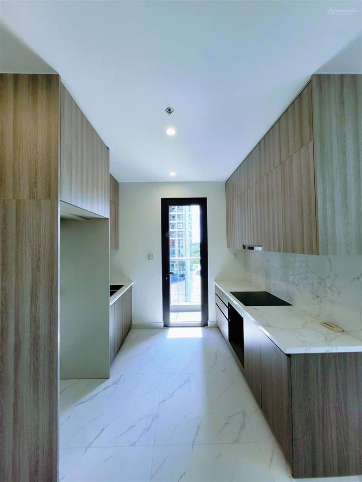 Cho thuê 3pn 100m2 opus one, chỉ 19 triệu/tháng, nội thất cơ bản. vinhomes grand park. chính chủ