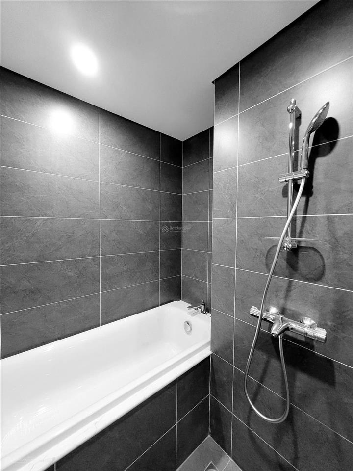 Cho thuê 3pn 100m2 opus one, chỉ 19 triệu/tháng, nội thất cơ bản. vinhomes grand park. chính chủ