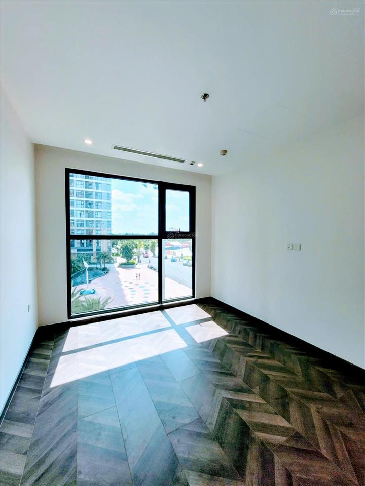 Cho thuê 3pn 100m2 opus one, chỉ 19 triệu/tháng, nội thất cơ bản. vinhomes grand park. chính chủ