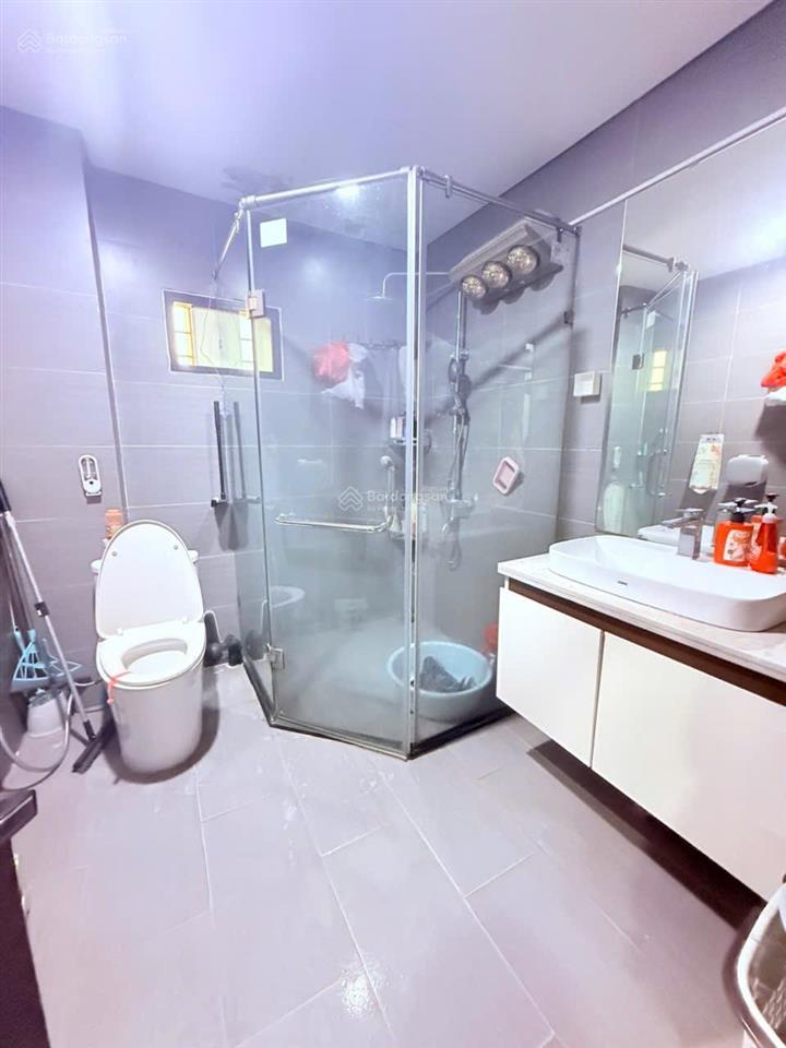 Em chính chủ sổ + chính chủ em đang kinh doanh. cần bán căn nhà mặt tiền tăng thiết giáp