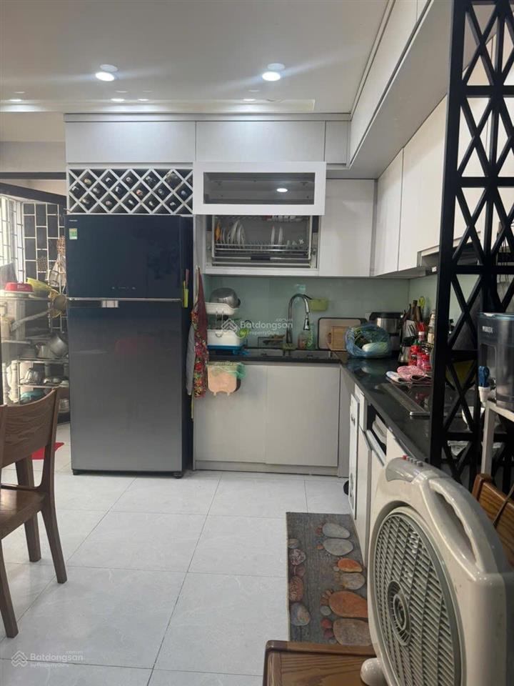 Em chính chủ sổ + chính chủ em đang kinh doanh. cần bán căn nhà mặt tiền tăng thiết giáp