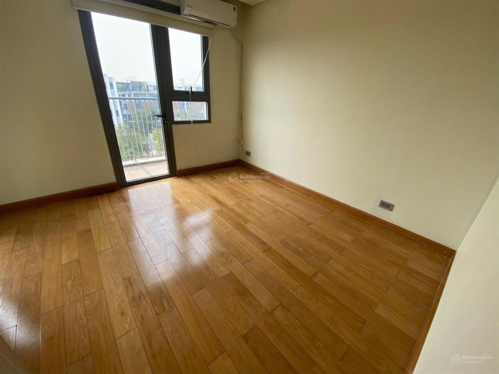 Chính chủ cho thuê gấp the manor central park nguyễn xiển 75m2, 5 tầng, mt 6m giá hời 28tr/th