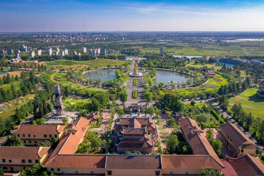 Chủ nhà gửi bán nhanh căn 200m2, mặt tiền 10m, hướng tây tứ trạch, đường lớn (miễn tg)