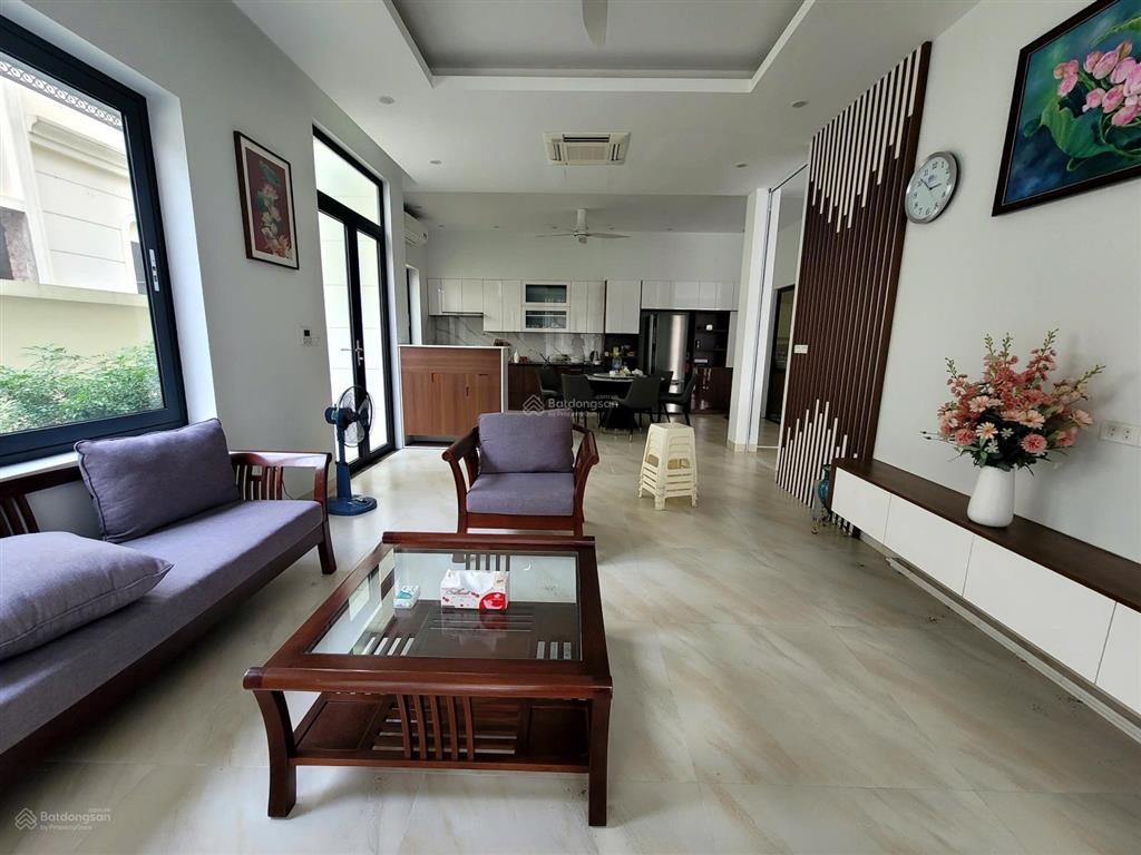 Chính chủ cần cho thuê biệt thự 200m2, full đồ, chỉ việc xách vali vào ở. dự án the phoenix garden