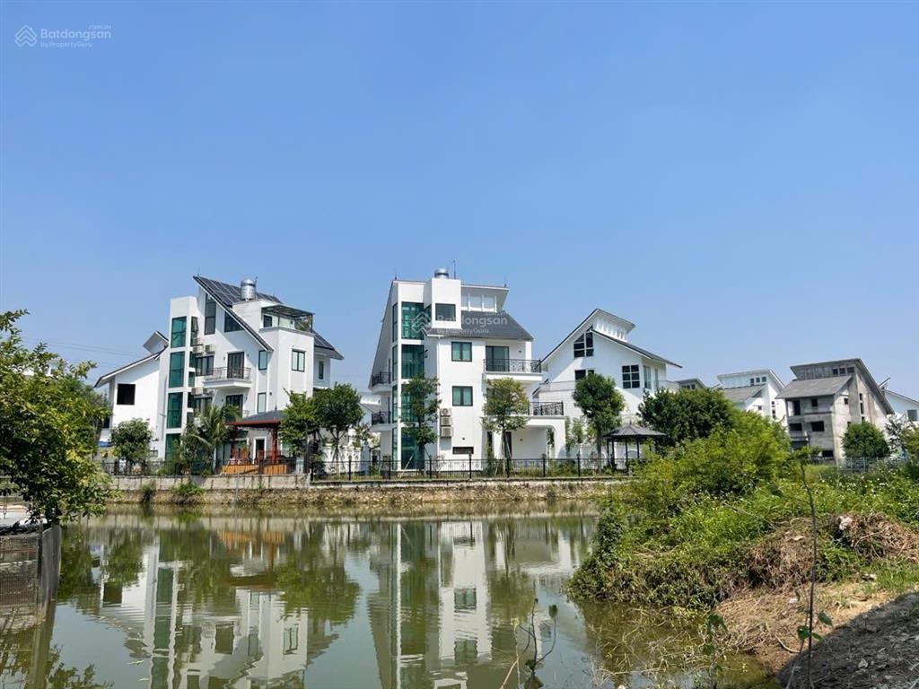 Bán bt ngôi nhà mới căn khu d sát hồ giá 81tr/m2 , mời  qlda a. trọng 0904 250 ***