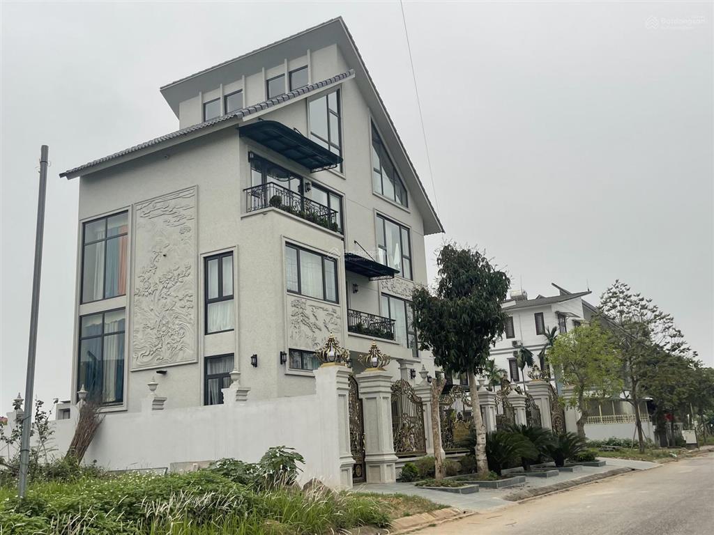 Chính chủ nhờ tôi bán bt khu a dt 204m2 giá 15.95 tỷ mời  em trọng đt 0904 250 ***