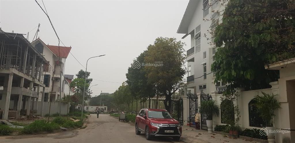 Chính chủ nhờ tôi bán bt khu a dt 204m2 giá 15.95 tỷ mời  em trọng đt 0904 250 ***