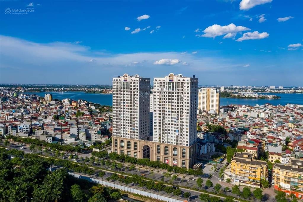 Bán căn góc 2pn 2vs 2 ban công. dt 74,7m2 view starlake, hồ tây. full đồ. sẵn sổ