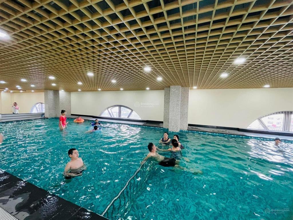 Bán căn góc 2pn 2vs 2 ban công. dt 74,7m2 view starlake, hồ tây. full đồ. sẵn sổ