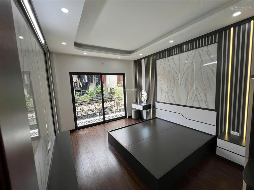 Cần bán nhà 4 tầng thang máy  đường thông ô tô tránh đông mỹ  thanh trì  giá chào 12 tỷ