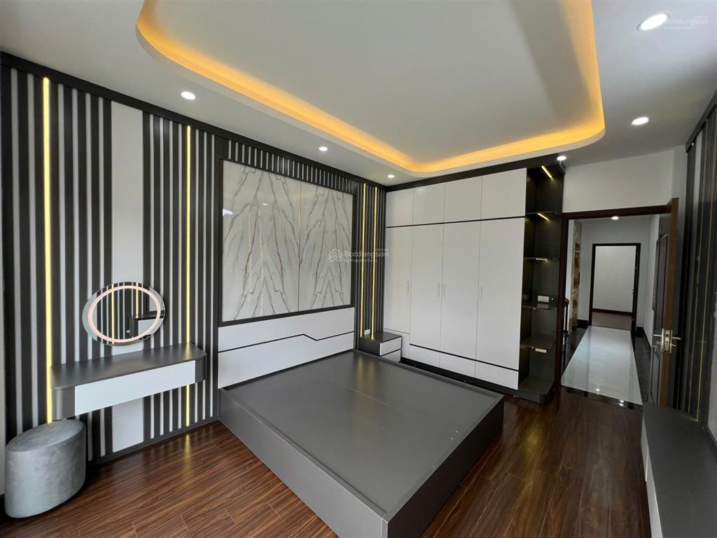 Cần bán nhà 4 tầng thang máy  đường thông ô tô tránh đông mỹ  thanh trì  giá chào 12 tỷ