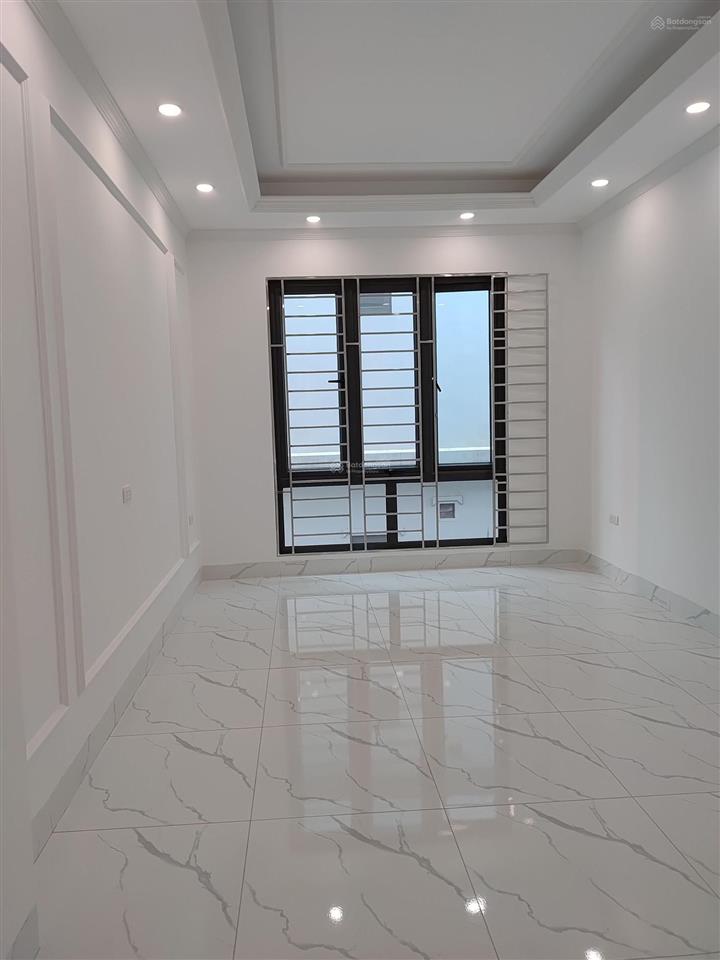 Cho thuê nhà tầng 1  mặt phố bùi huy bích  hoàng mai  đt 0978 733 ***
