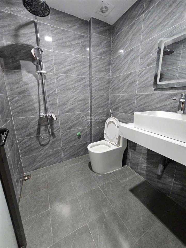 Bán nhà 6 tầng thang máy mặt đường trung tâm thanh trì  hà nội  giá chào 12 tỷ
