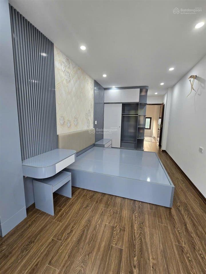Bán nhà 6 tầng thang máy mặt đường trung tâm thanh trì  hà nội  giá chào 12 tỷ