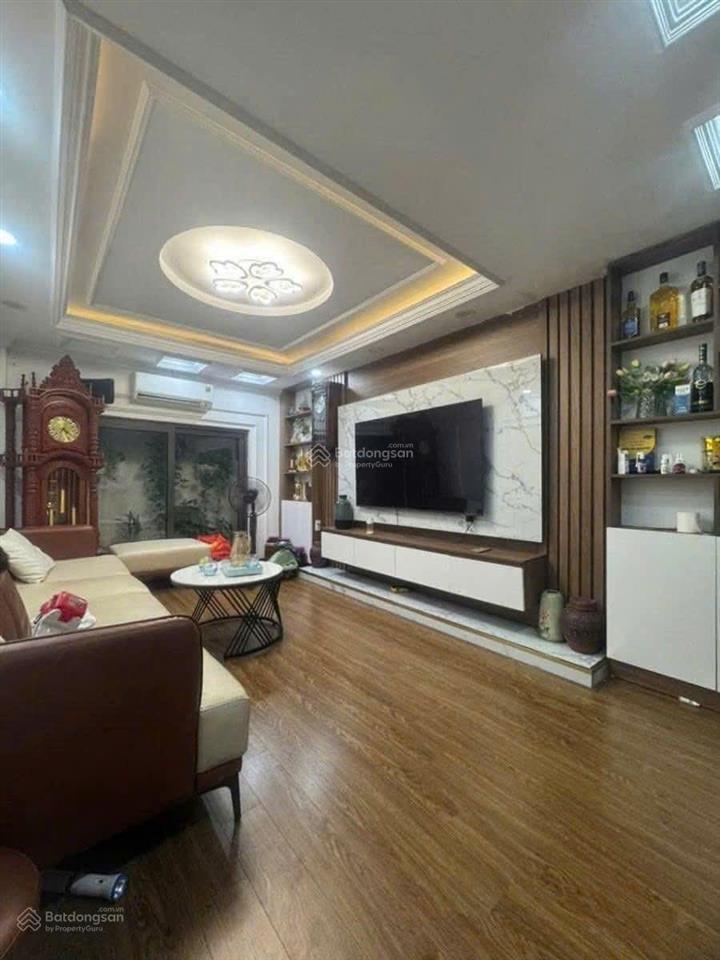 Nhỉnh 7 tỷ có ngay căn nhà 4.5 tầng ngay trung tâm thanh trì