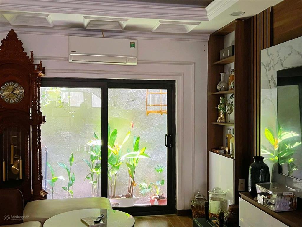Nhỉnh 7 tỷ có ngay căn nhà 4.5 tầng ngay trung tâm thanh trì