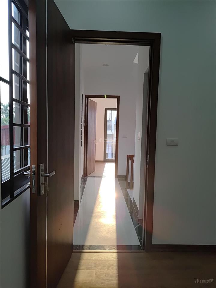 Cho thuê nhà 4 tầng khu phân lô tứ hiệp  thanh trì  giá  11 triệu / tháng