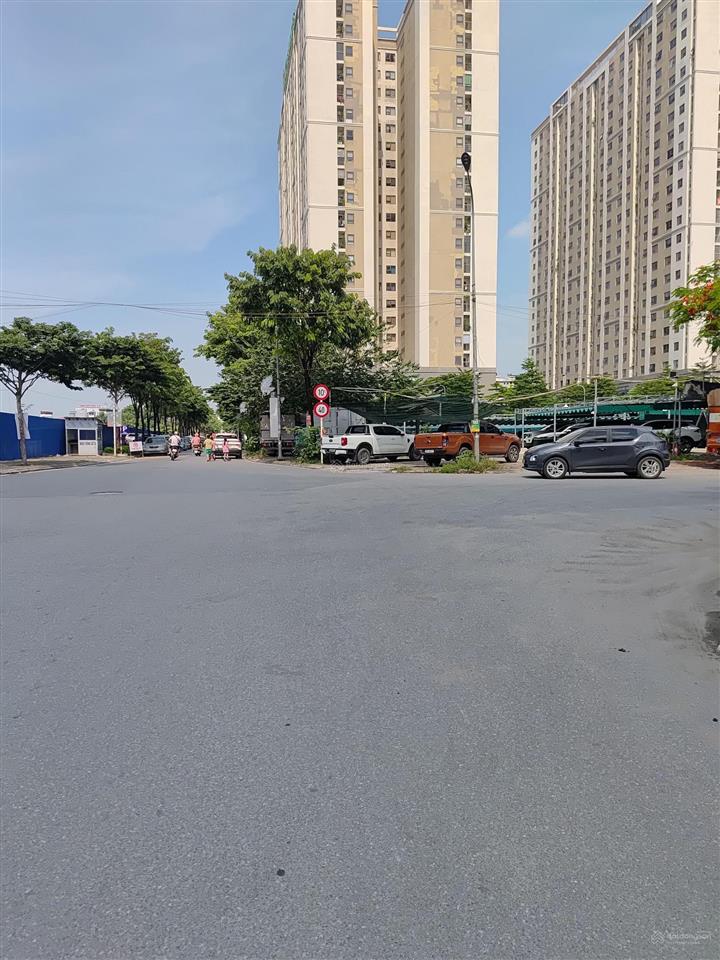 Cho thuê nhà 4 tầng khu phân lô tứ hiệp  thanh trì  giá  11 triệu / tháng