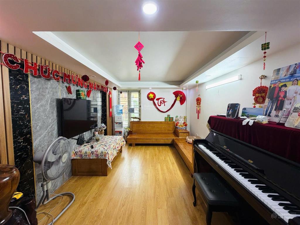 Bán nhà 4.5 tầng 858 kim giang  p. thanh liệt  hà nội  giá 9,5 tỷ