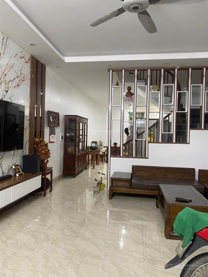 Nhà 4.5 tầng tứ hiệp  thanh trì  giá chào 7,85 tỷ